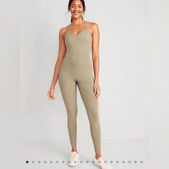 Old Navy PowerChill 7/8-Length Jumpsuit Size XL